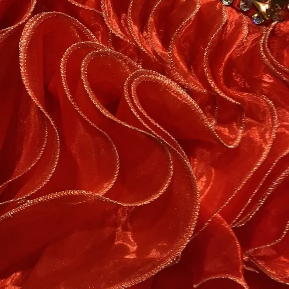 EUC sz M/L unmarked red ruffled corset ball gown - Picture 4 of 8